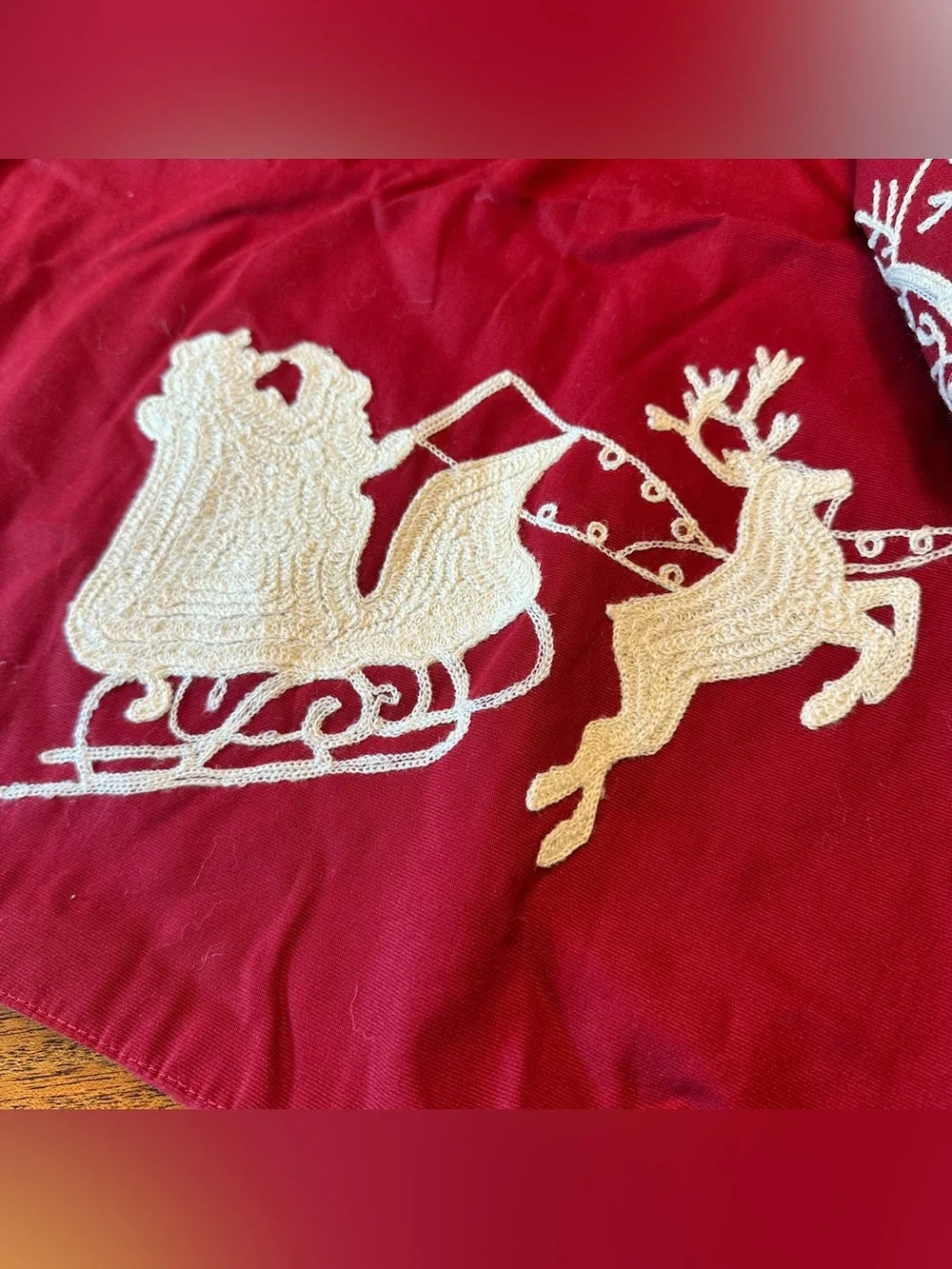 Pottery Barn Sleigh Bell Crewel Emroidered Cotton Table Throw